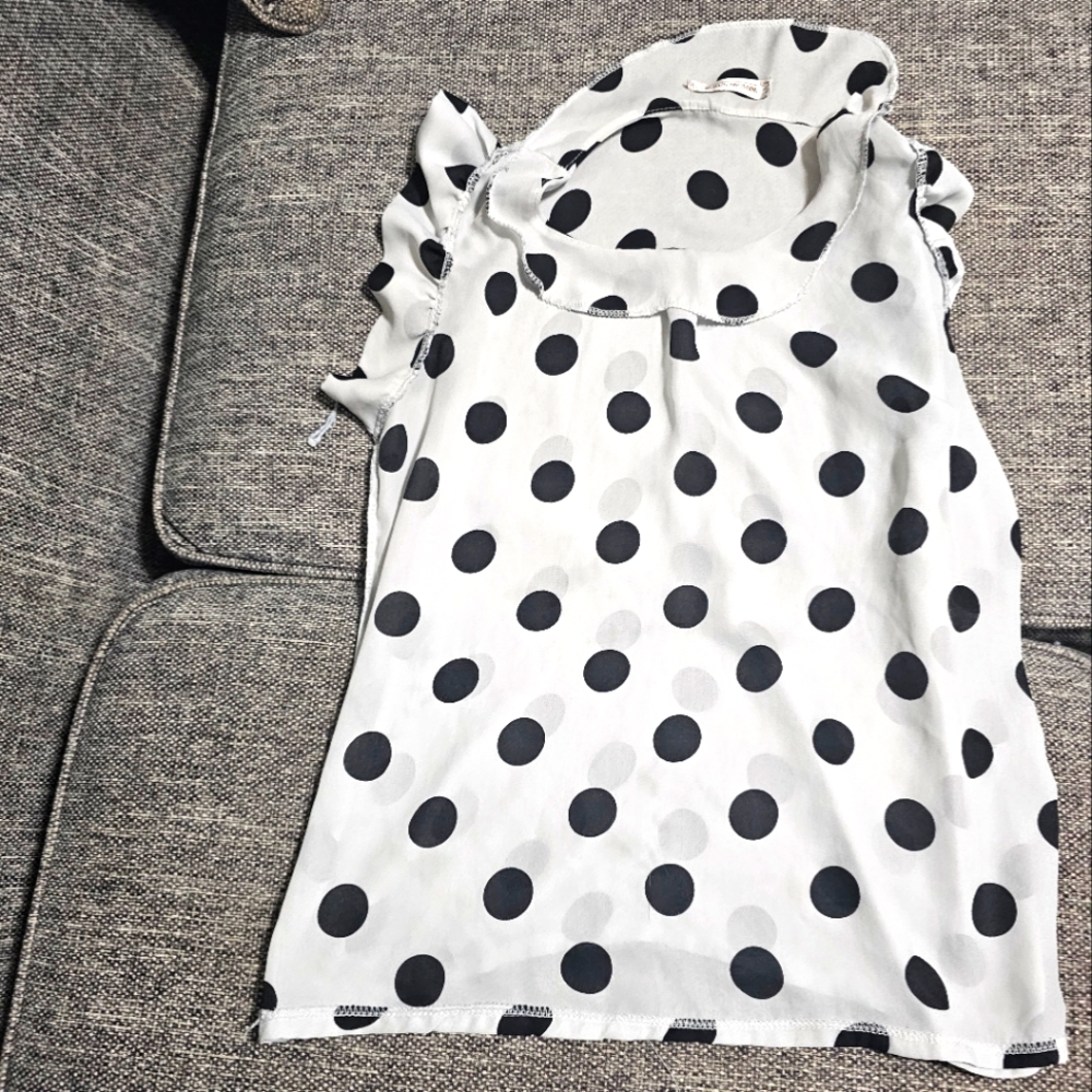 S Black and white polka dot shirt